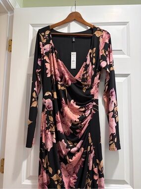 NWT White House Black Market Black Floral Ruched V-Neck Long Sleeve Dress